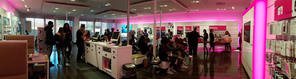 TMobileLoganvil's tweet photo. #SamsungSundayFunday #EastGeorgia https://t.co/RuxG0oi348