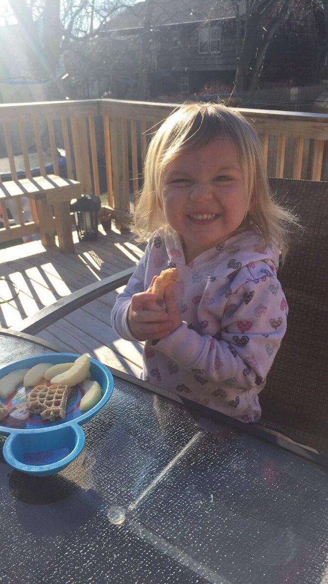 SaraJane729's tweet photo. Breakfast on the deck with my best girl!  
#MinnieMug  #GirlMom #CountdownToDisney #SundayMorning #BeforeMass #Peaceful #CoffeeAndMilk https://t.co/jYlyNDYguF