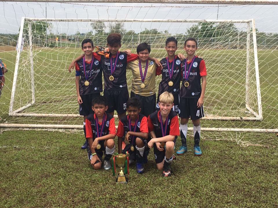ESFLions's tweet photo. 2005's unbeaten in Cambodia! https://t.co/Q23MgG5z7c