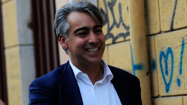 24HorasTVN's tweet photo. ME-O confirma candidatura presidencial y afirma que PRO está en conversaciones con el PC →  https://t.co/KF7saYiF32 https://t.co/MRVQ5QrIEZ