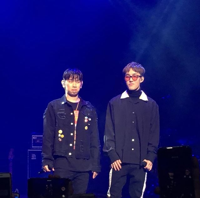 __2305p's tweet photo. ในที่สุดก็มีวันนี้ค่ะ แม่คะ กรี๊ดดดดดด
ล้องไห้หนักมากกกกกกก ㅠㅠㅠㅠㅠ https://t.co/uSA3UhpLOq