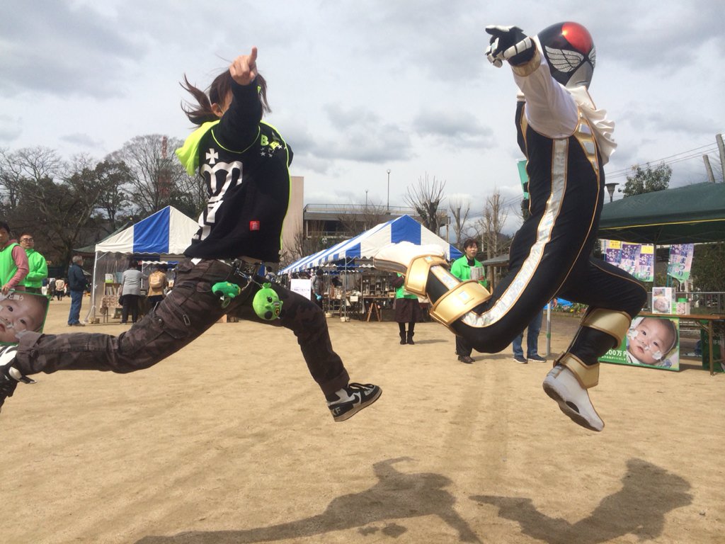 baragakinotoshi's tweet photo. Thanx for Jumping higher with me!! Hilty&amp;Bosch知ってるダンスナカーマ発見！#福知山お城まつり #オドロッカー #弾神オドロッカー #Hiltyjump #HiltyandBosch https://t.co/eBgikRPS49