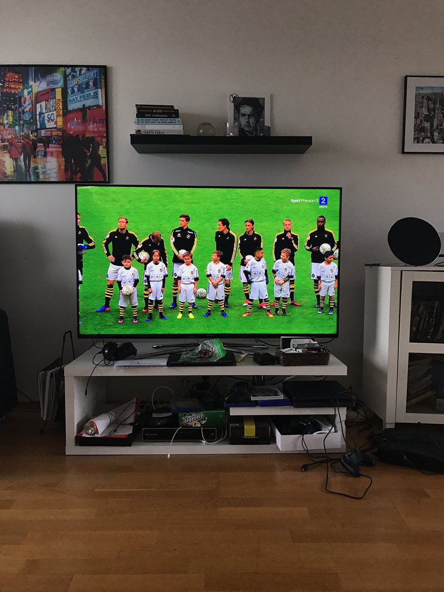 Tello9's tweet photo. Lykke til i sesong premieren, AIK👊 Følger med fra sofaen i Norge. https://t.co/B1PUqAKilM