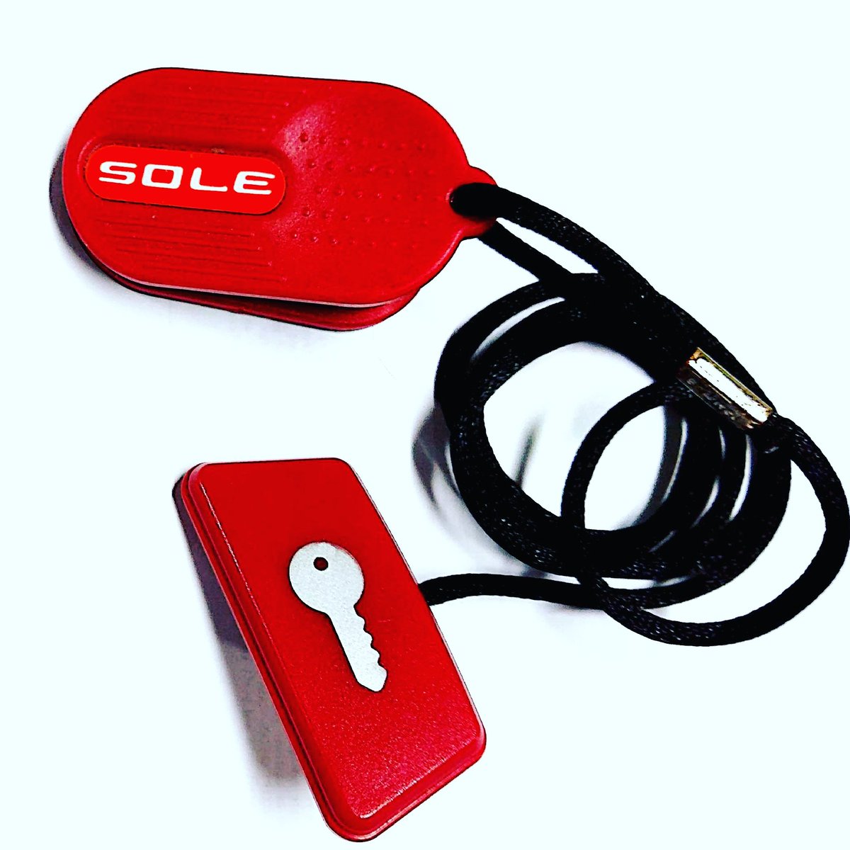 Treadmillrepair's tweet photo. Safety Key 🔑 replacement for when you misplaced yours and you have to get that workout done #safetykey #treadmillparts #gym 💪 #solefitness https://t.co/YyVYXVNc9R