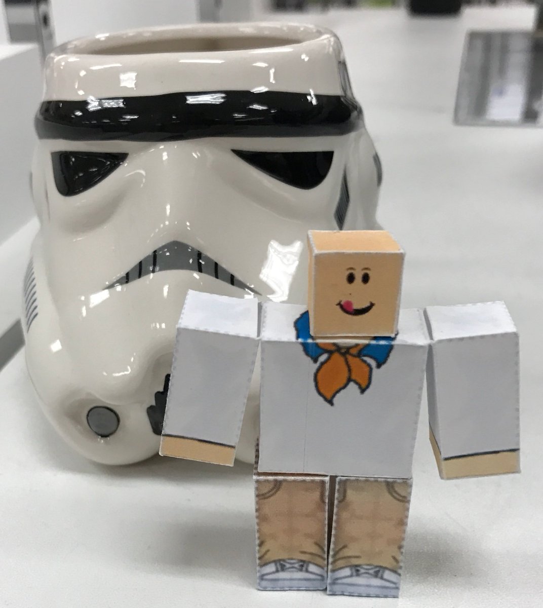 Paperblox Boy On Twitter For The Empire Didimiss At Roblox - how to make a roblox character model