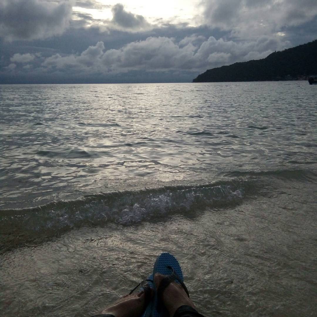 Qashfie's tweet photo. Perhentian gais! Perhentian!!
Tak sangka yang hari2 seperti ni akan tiba jua dalam hidup saya..
Terima Kasih Allah.#solobackpackers https://t.co/LWb9eMaHW1
