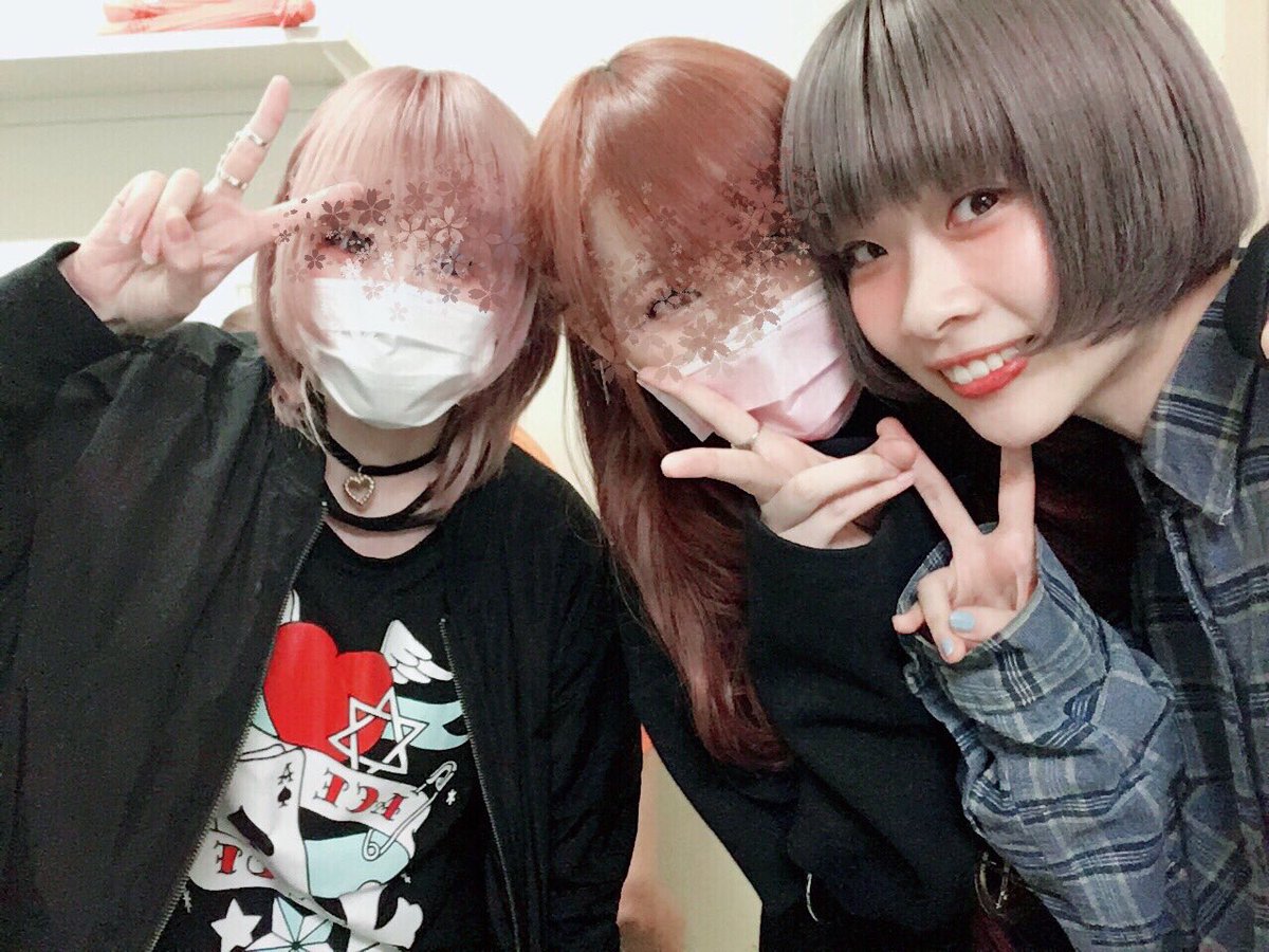 松下 Twitterren にぎ爆終了しましたー いつも以上に歌いながら踊ったりほんっっっとうに楽しい一日でした ありがとうございました 写真は 歌ってみた女子三人衆だよ 松下 くろくも おれそ T Co Yyclotqlkd Twitter