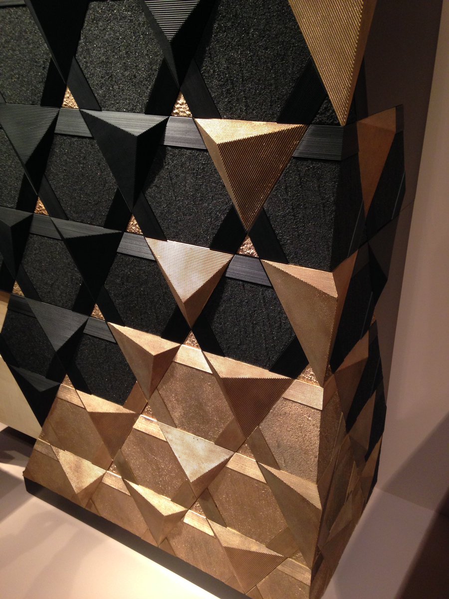 parisartreview's tweet photo. Dernier jour pour découvrir #ADCollections au @MAM, l'armoire et le guéridon "Origami"par Jean-Luc Le Mounier ! https://t.co/QCIHwrHUMf
