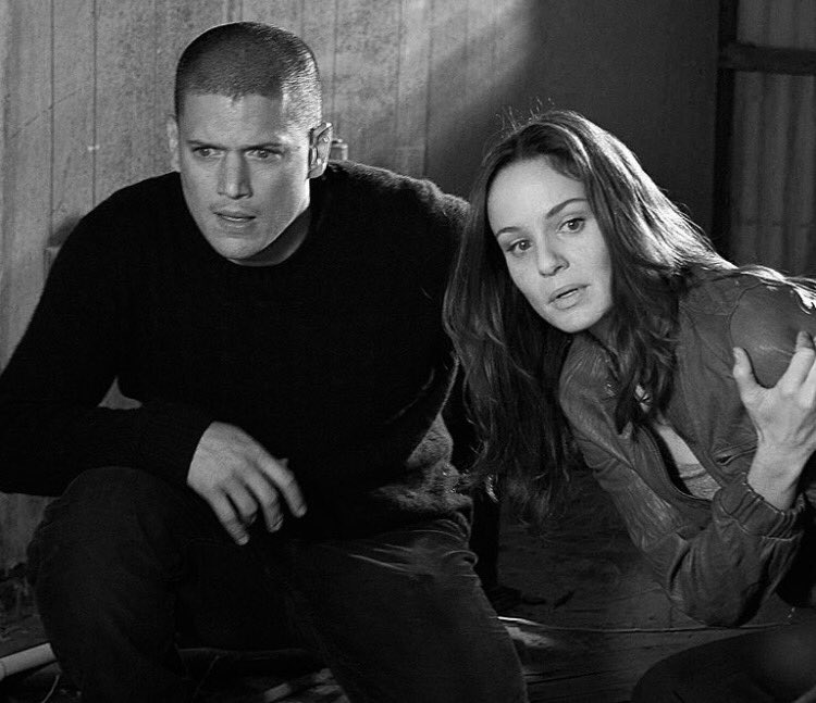 GossipRoomOff's tweet photo. Bonne nouvelle pour les fans de la série ! La saison 5 de #PrisonBreak sera diffusée sur M6 en Mai ! 😄📺🔦💥 https://t.co/4ZjS3gZUB0