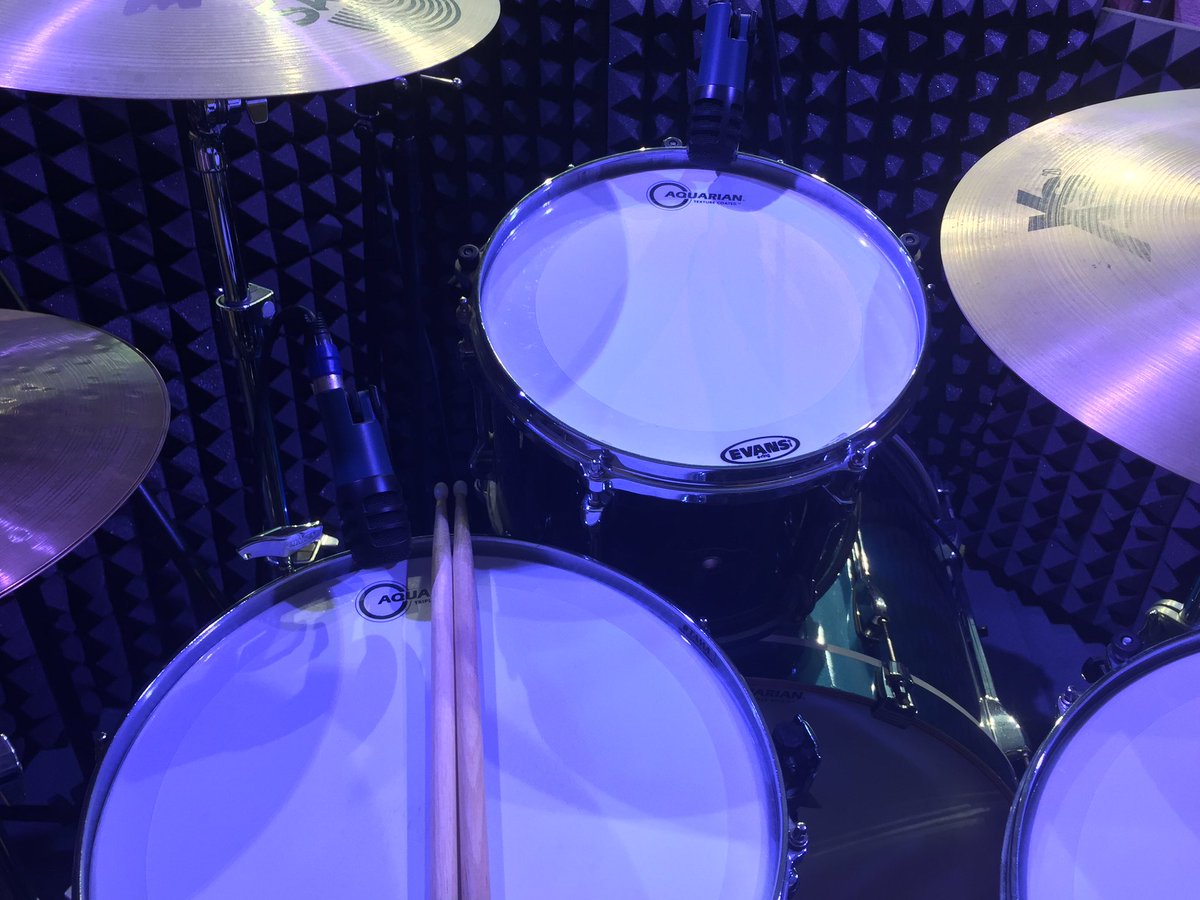 RobDunham's tweet photo. #SundaySeat #FirstLove #DrummerFirst https://t.co/lE3XF5pWbl