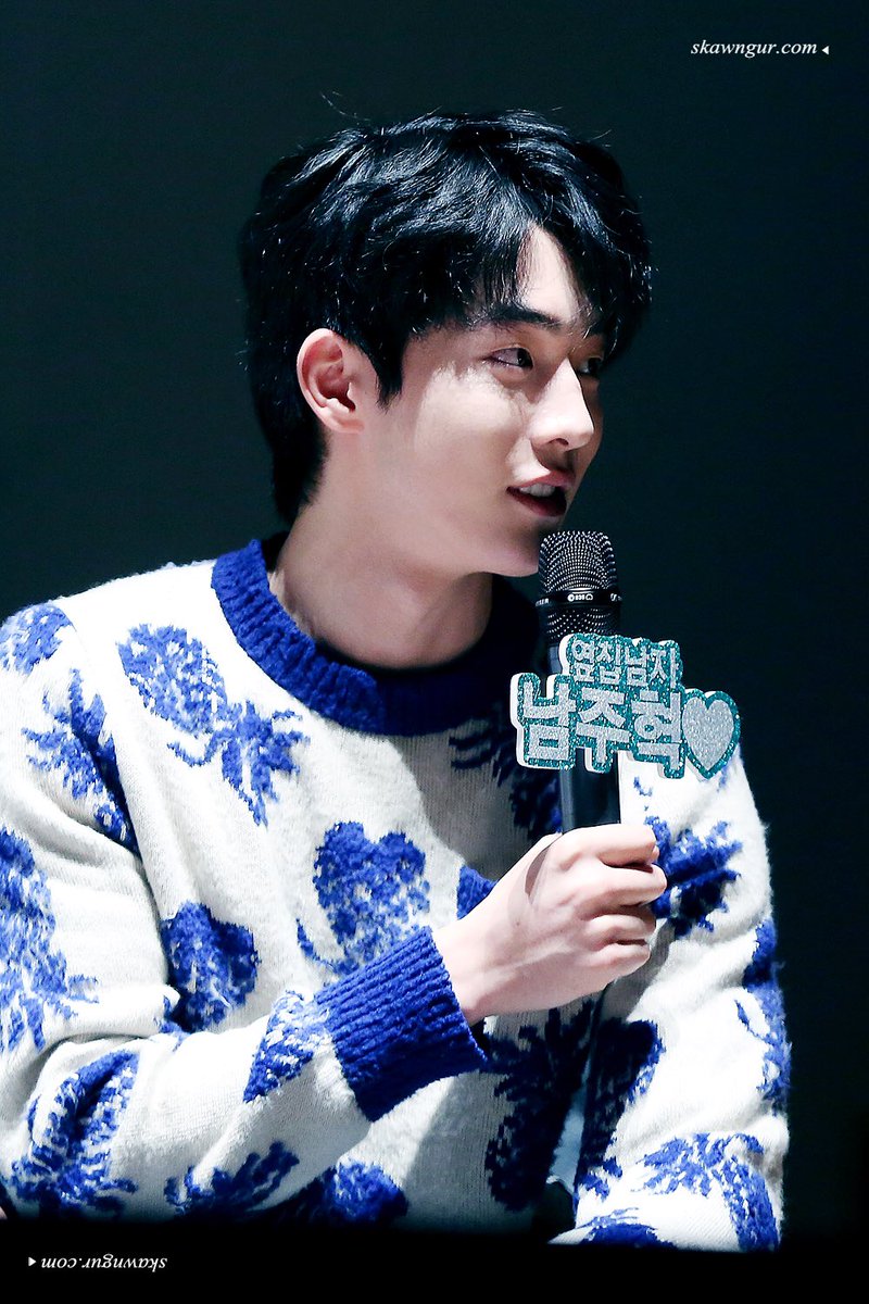 skawngur_com's tweet photo. 170401 지수 팬미팅 게스트🌸
스스로 사랑이 되어 한없이 봄길을
걸어가는 사람이 있다.
-정호승, 봄길

#남주혁 #南柱赫 #NAMJOOHYUK #ナムジュヒョク
#tvn #하백의신부 #YG #YGSTAGE https://t.co/KouZYSVtkV