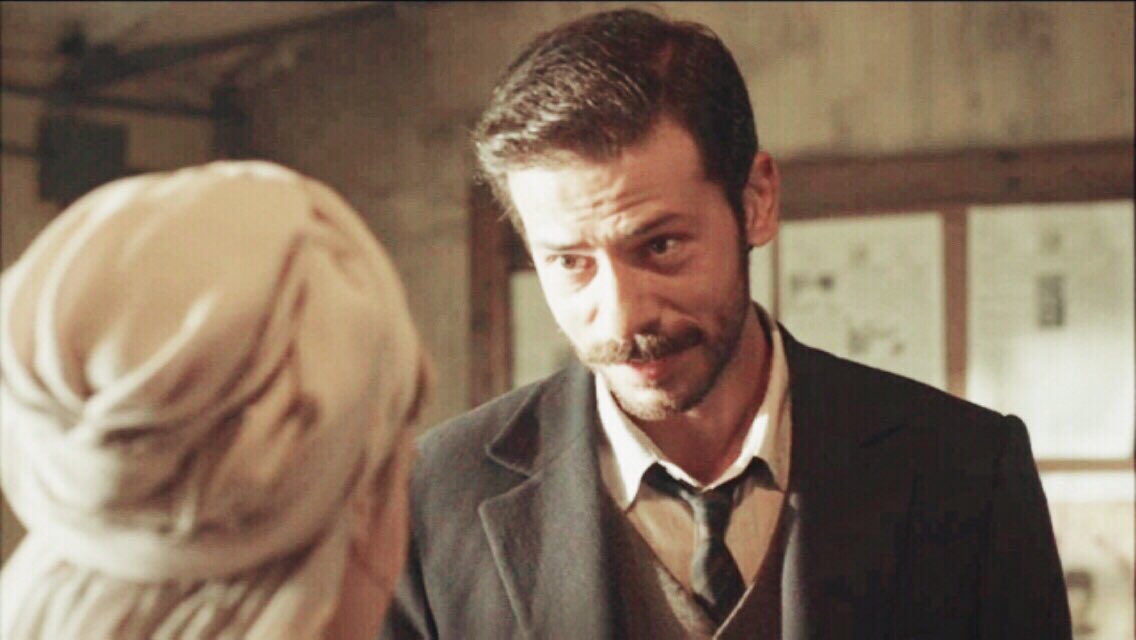 thefirstkursun's tweet photo. Bak bu pervasızlıklarına sadece Halit İkbal'in hatrına katlanıyorum. Söyle ona hep yazsın. #VatanımSensin 🇹🇷 https://t.co/t1CPHij7HZ