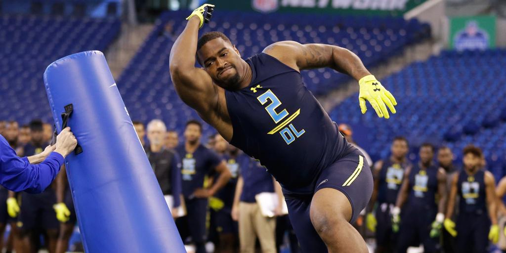 NFL's tweet photo. 8 Boom-or-Bust Prospects on Defense (via @chad_reuter)
8.  @jonallen93
7. @AlexAnzalone34
6. @AdoreeKnows 
5-1. https://t.co/76hdpLEiHU https://t.co/wKZTtyVgoc