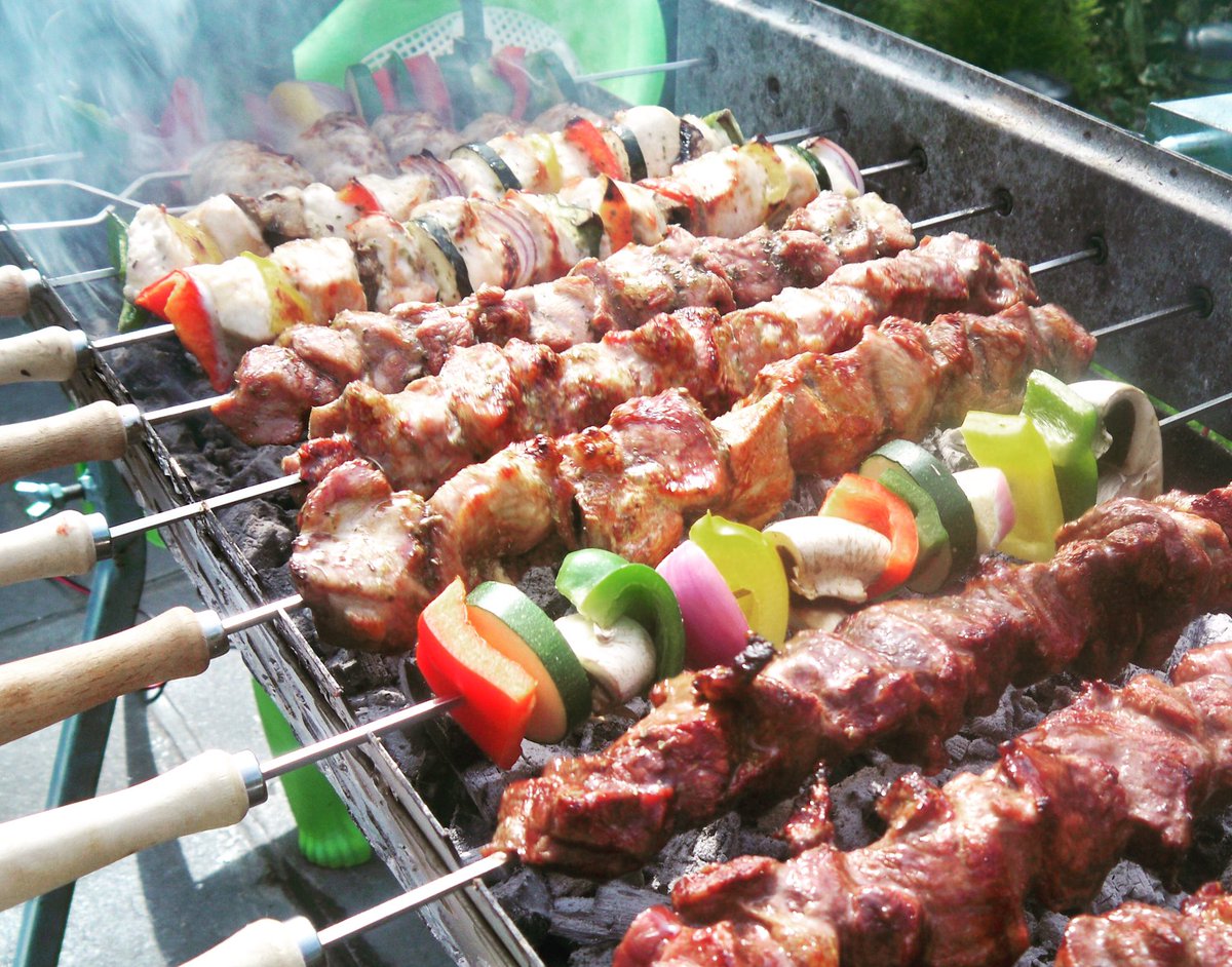 Woolstonmanor's tweet photo. S U M M E R is nearly here!!! Book your summer BBQ's here at Woolston Manor #woolstonmanor #bbq #kebab #summer #pimms https://t.co/lxL1ipsUG0