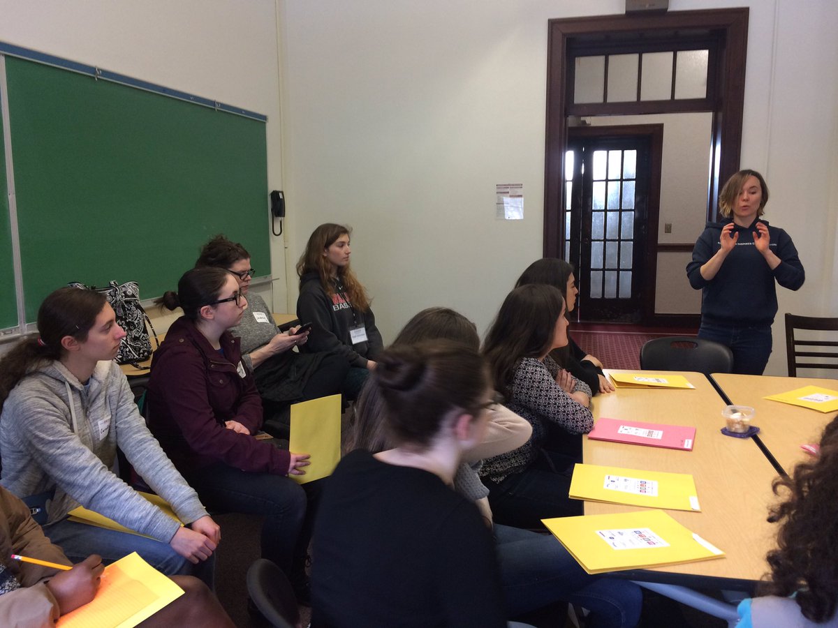 amandahough6's tweet photo. Learning about #sharks aging #Girls STEM Summit #JRTECH #Mashpee Ss exploring Shark biology @mashpeetech https://t.co/jXS8UIWK2J