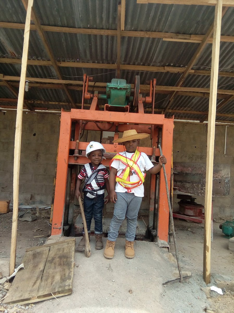 AHayatu's tweet photo. About this morning, like father like sons.
#LabourerLife https://t.co/kk1bE3vxEx
