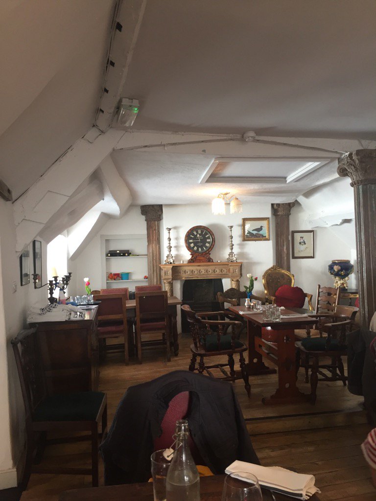FromBensKitchen's tweet photo. @ThePigGuide .
Just finished an exceptional Sunday roast at The Three Swans in Frome.
Very good work chef! https://t.co/H7qfbvyDeY