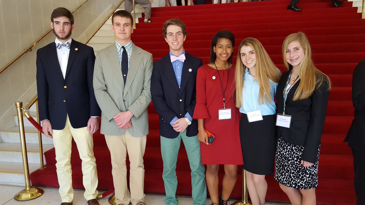 MissDuke08's tweet photo. Getting ready for our final day of debating and voting on legislation with #ncyla17 #schoolhouserock  #howabillbecomesalaw https://t.co/YSivBqJiJf