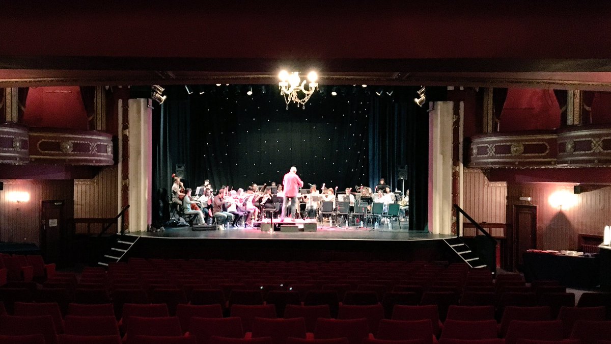 DAWarmanMusic's tweet photo. Say hello the The Northern Musical Theatre Orchestra! #NMTOrch https://t.co/rB2tLNdIaR