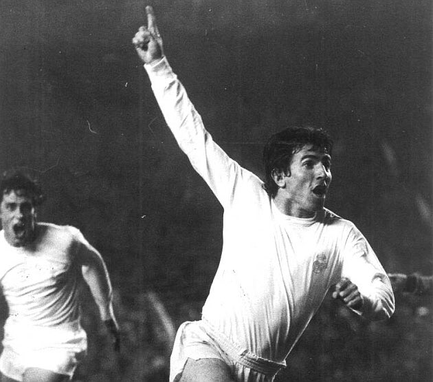 FOTOS HISTORICAS O CHULAS DE FUTBOL - Página 14 C8aY4BbXUAIOHAV?format=jpg&name=small