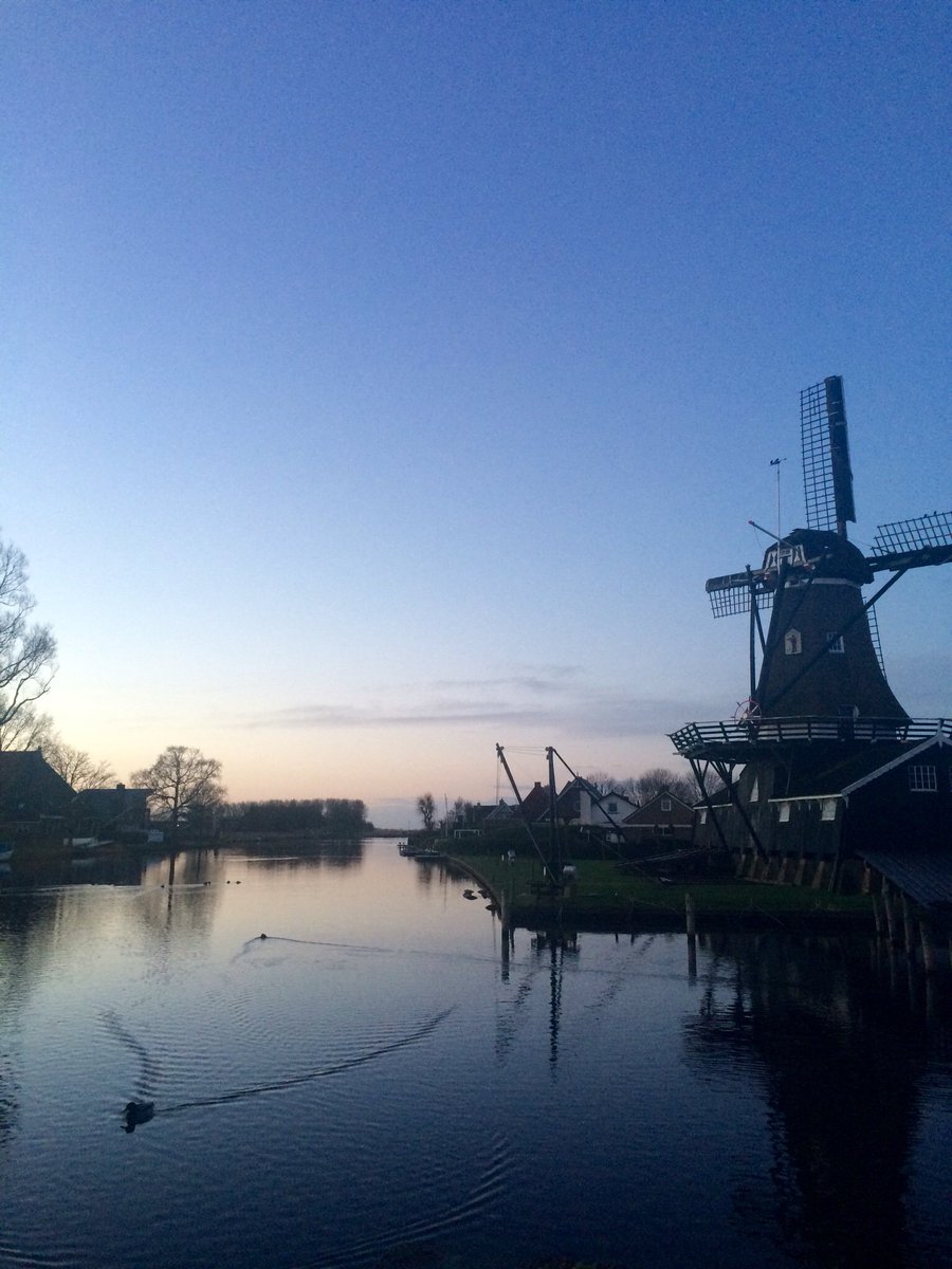 Geen zin om vanavond zelf te koken, schuif aan voor de #dorpshap en geniet van dit mooie uitzicht! #woudsend