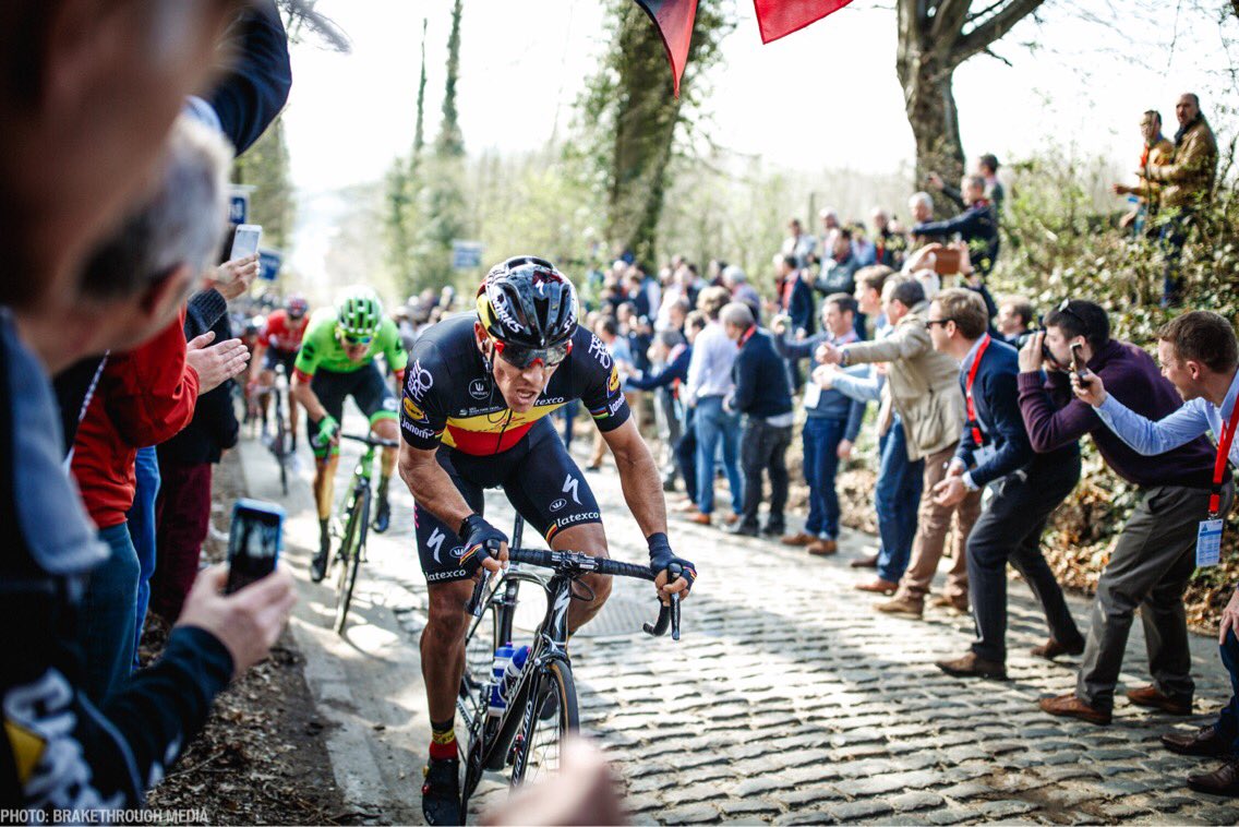 soudalquickstep's tweet image. Come on, Phil!!!! #WayToRide #RVV Photo: @BrakeThrough