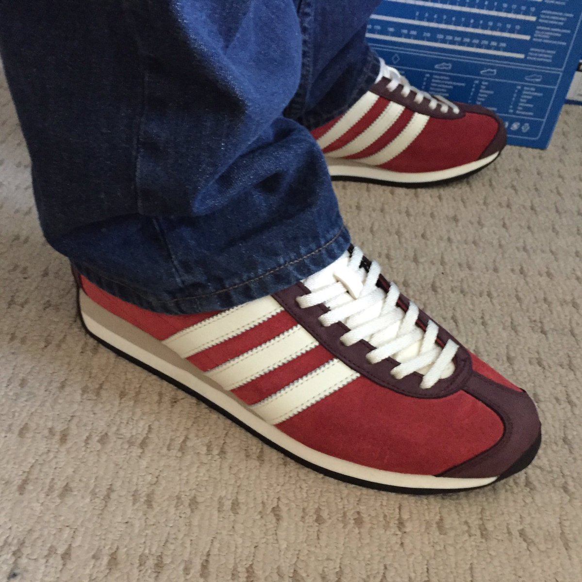 AdidasFetish's tweet photo. Little stroll to the shop, lovely out today ☀️☀️☀️
#CountryOG https://t.co/66q6bQ51b0