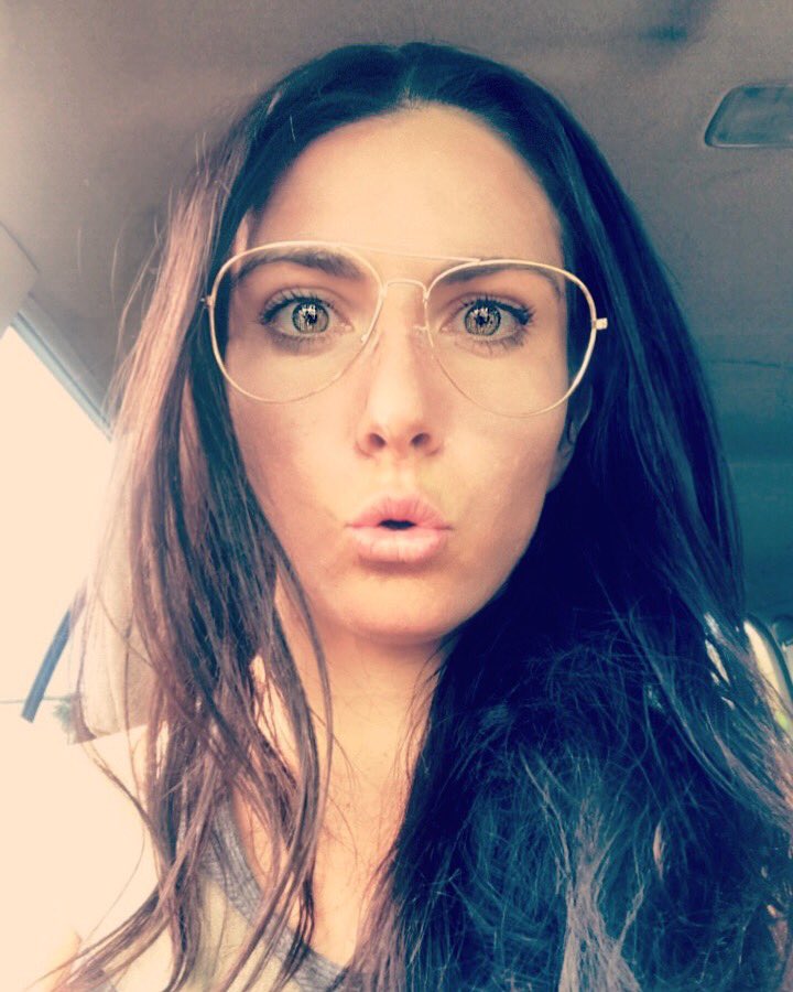 HannahMarieRoss's tweet photo. When ya sunnies take a hit..🤓 https://t.co/oGx1FtzkFM