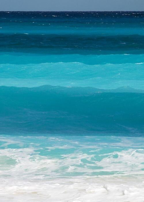 earthposts's tweet photo. 50 Shades Of Blue https://t.co/U8Dksye9gy