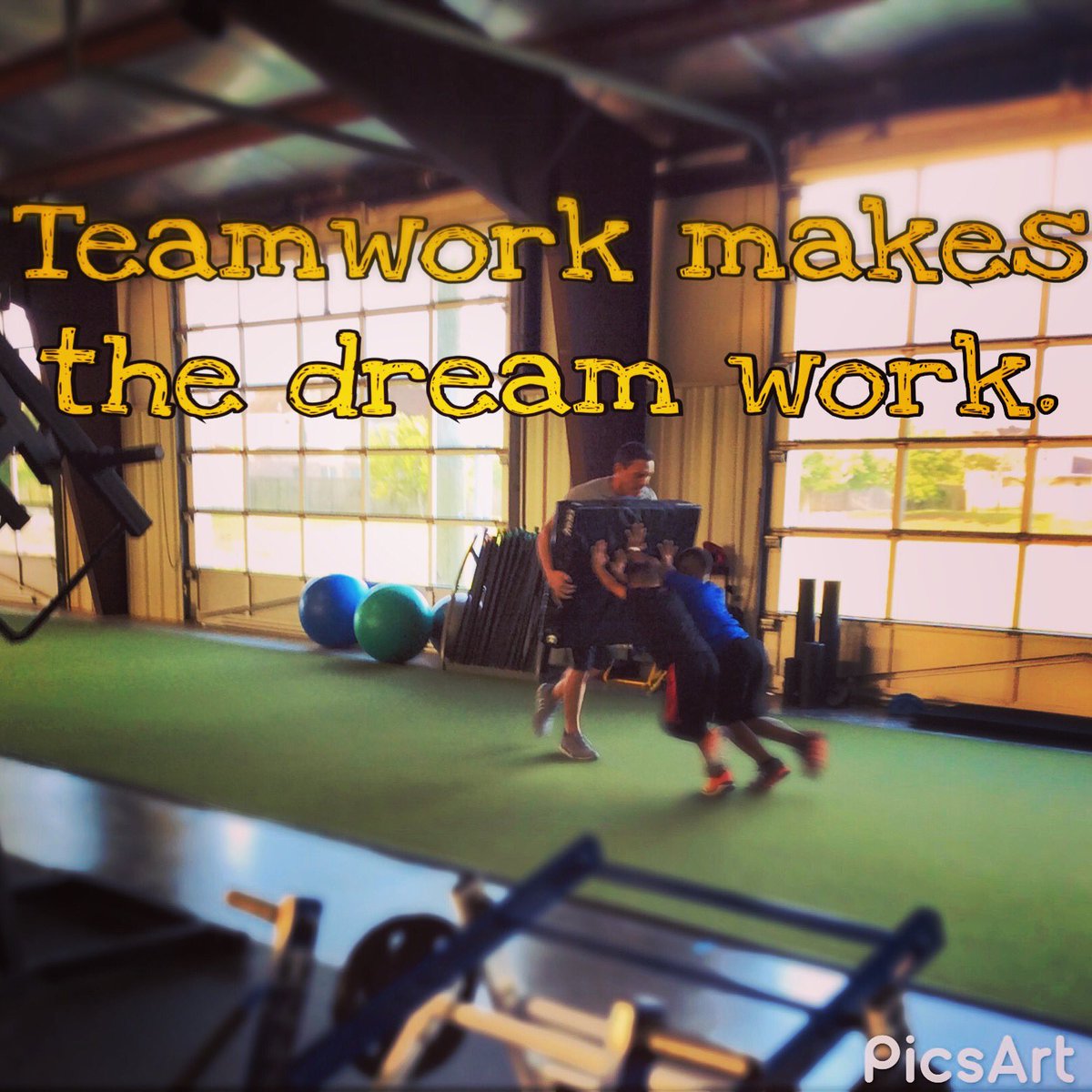 BuiltGreater's tweet photo. #built #houston #teamwork https://t.co/iras9Vy7Fe