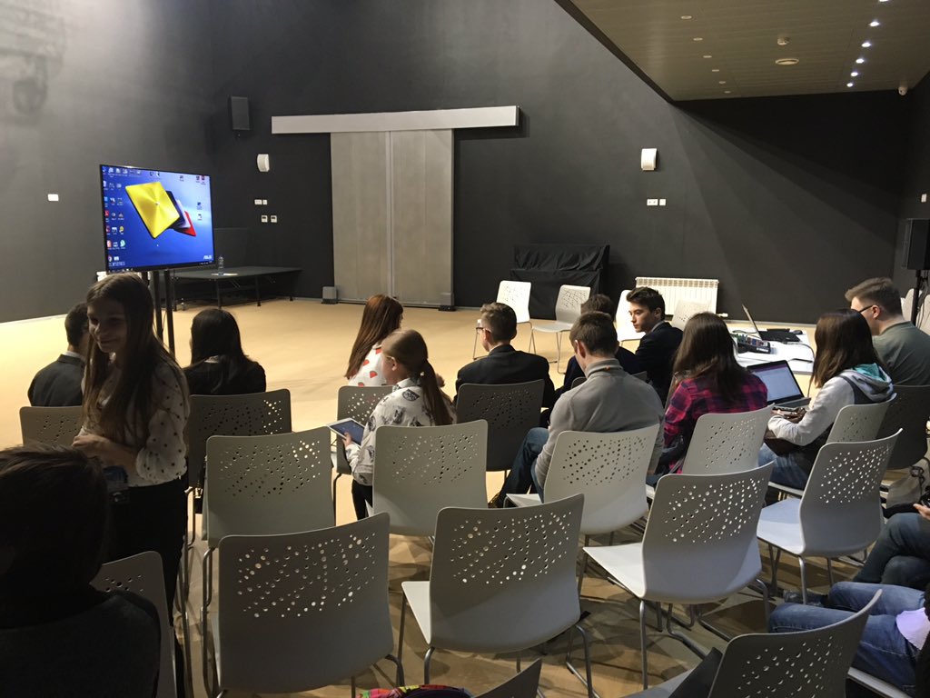 Подготовка к выступлению на проектной сессии конференции AIESEC <a href="/tp_idea/">Технопарк Идея</a>
