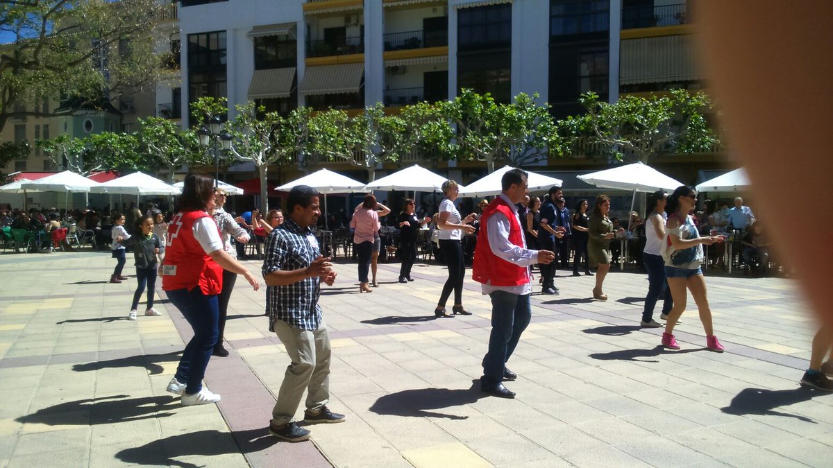 CruzRojaLorca's tweet photo. I Exhibición de bailes latinos a beneficio de Cruz Roja en #Lorca con masiva participación popular https://t.co/b2q86jRbEJ