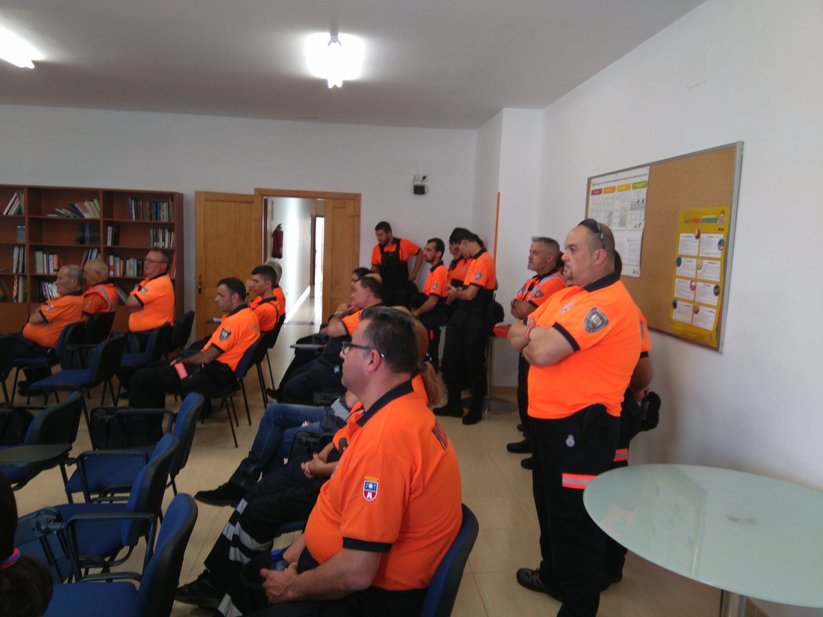 PCTelde's tweet photo. Agradecer a @PVALSEQUILLO @avpcmogan #PCSantaLucía @protecivilSBT su colaboración en la tarde de ayer disp. #Cabalgata #TeldeCarnaval 👏🚨 https://t.co/AtdRFws7V3