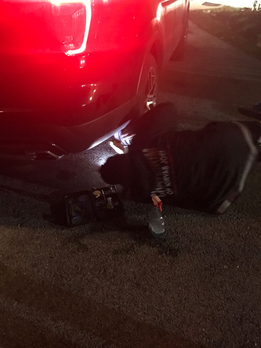 KJChaveirim's tweet photo. This motza shabbos a member helped a stranded person with a flat tire.
#Chaveirim https://t.co/5yLXIb7nhW