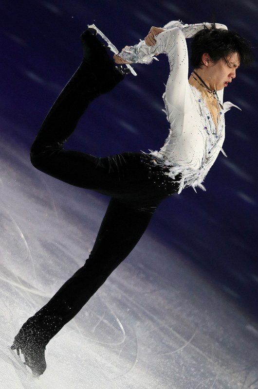 hanyuyuzurufeed's tweet photo. [PHOTO] 170402 Yuzuru Hanyu during #Worlds2017 EX Gala https://t.co/4i7XBxtIEi https://t.co/PMrn7ykUWU