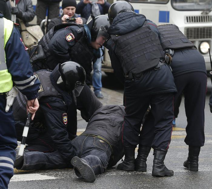 globalistIT's tweet photo. #Russia, continua la repressione a #Moasca: 29 arresti durante i nuovi cortei di protesta 
https://t.co/xVQSCuhyh0 https://t.co/HwkDxRi50t