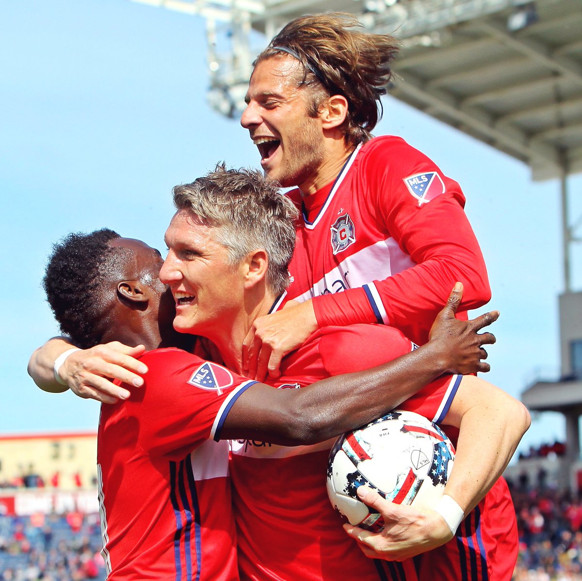 BSchweinsteiger's tweet photo. What a finish yesterday as the team gave it their all! We’ll keep on working hard. Altogether a very memorable day 👍🏼 #cf97 #CHIvMTL https://t.co/nugBtLUC4O