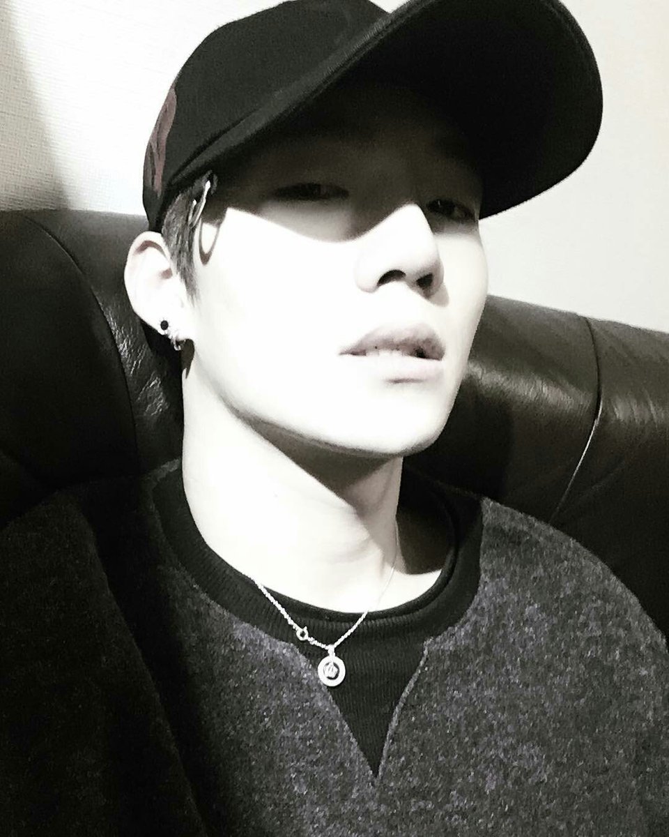 BLK_INTL's tweet photo. [TRANS] 170402 ACEMAXBLK KUN INSTA.

#IEnjoyed #Japan #Perf #ImSorry #TimeIsFast #Emptiness #I'llBeBack #UnforgettableMemory #ILoveYou❤ https://t.co/sXQ0qKbwyR
