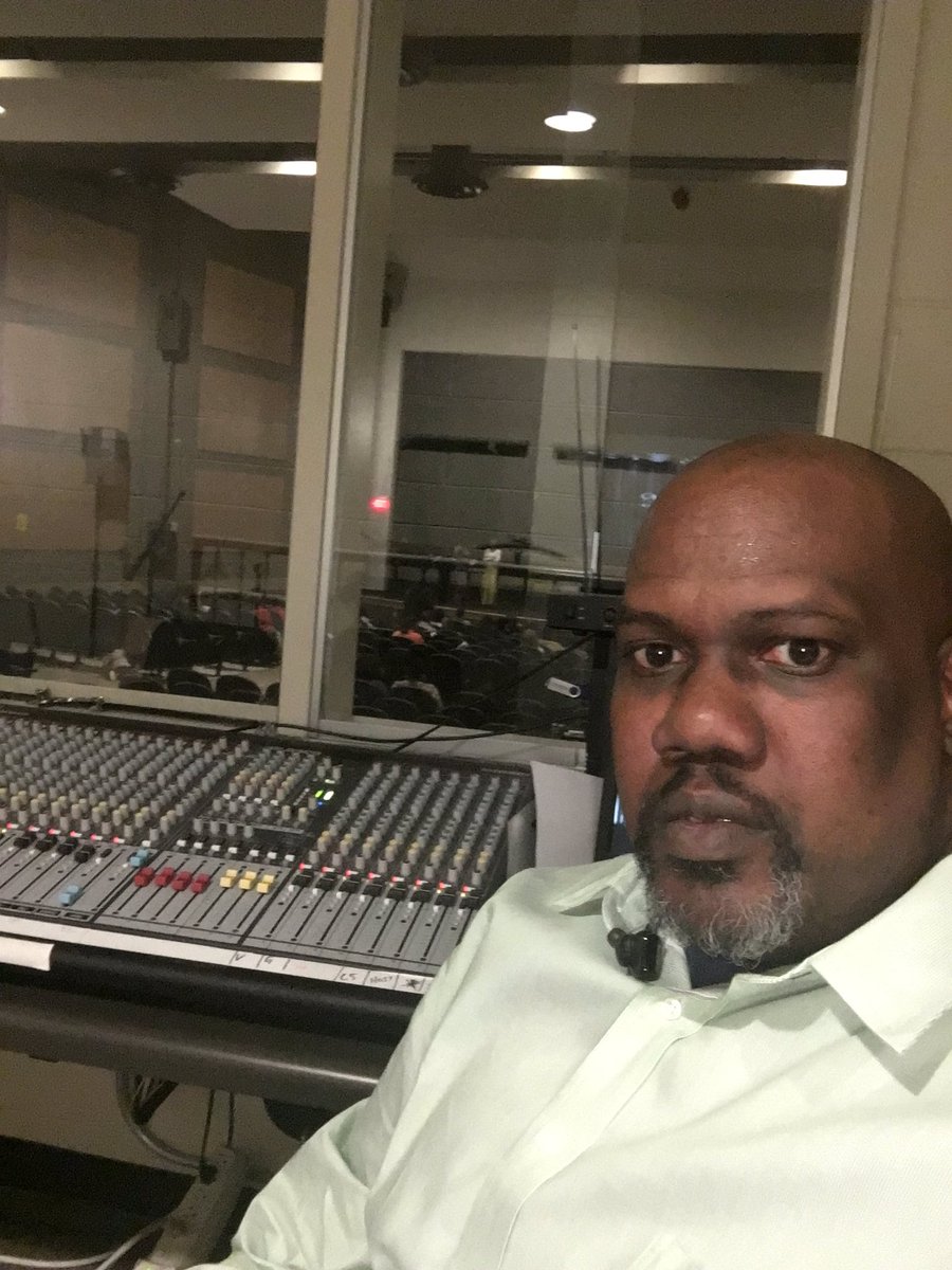 officialdjlinc's tweet photo. Working the sound booth an for an incredible Easter Performace by Bobbie School of Performing Arts Ministry #HWNM #GodOpeningDoors https://t.co/UvcipIrwLq