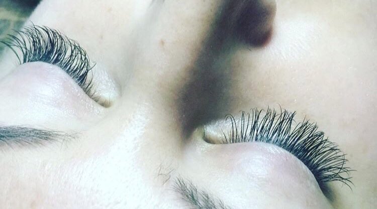 👋🏽 bye mascara, hello silk lashes , lasting up to 8 weeks #Manchester #mcr #Cheshire #hale