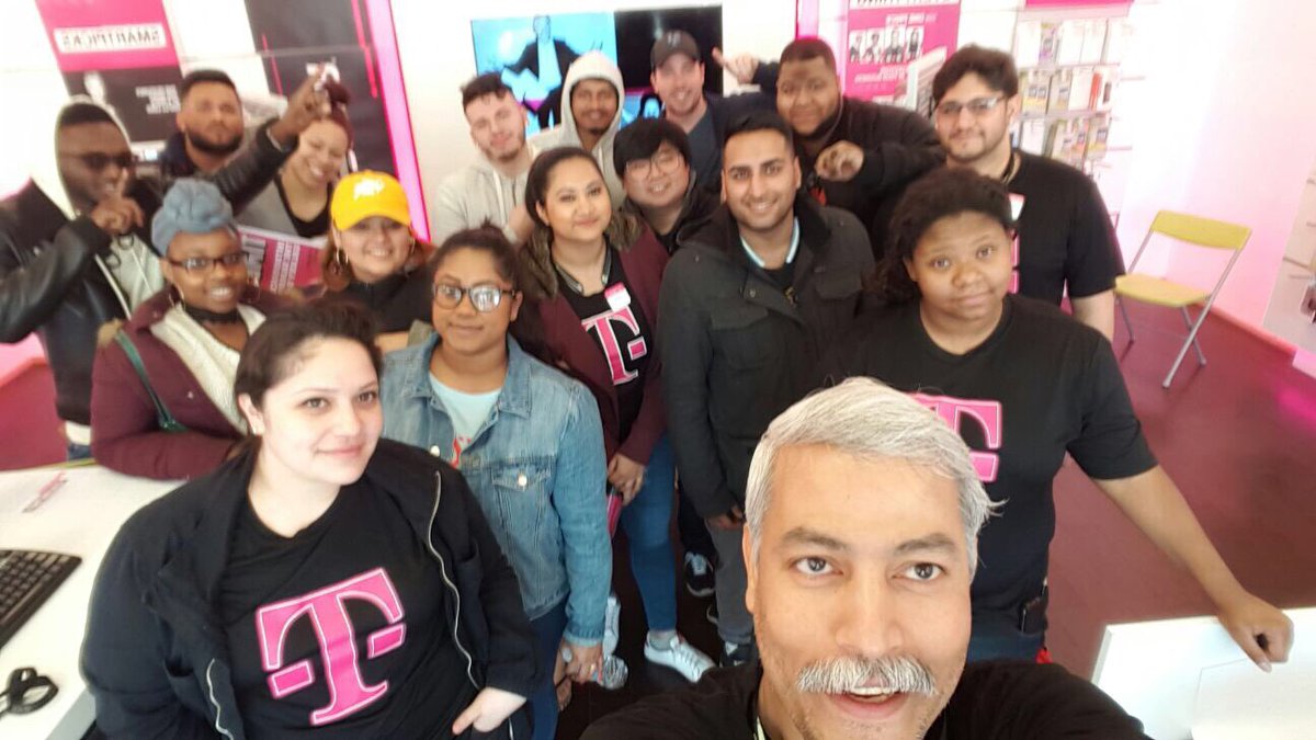 Sanjeevbhasin7's tweet photo. #Teampccready #SamsungSundayFunday #TMobile #samsunggalaxys8 #PccWireless #sundayfunday https://t.co/GliIQ5RSti