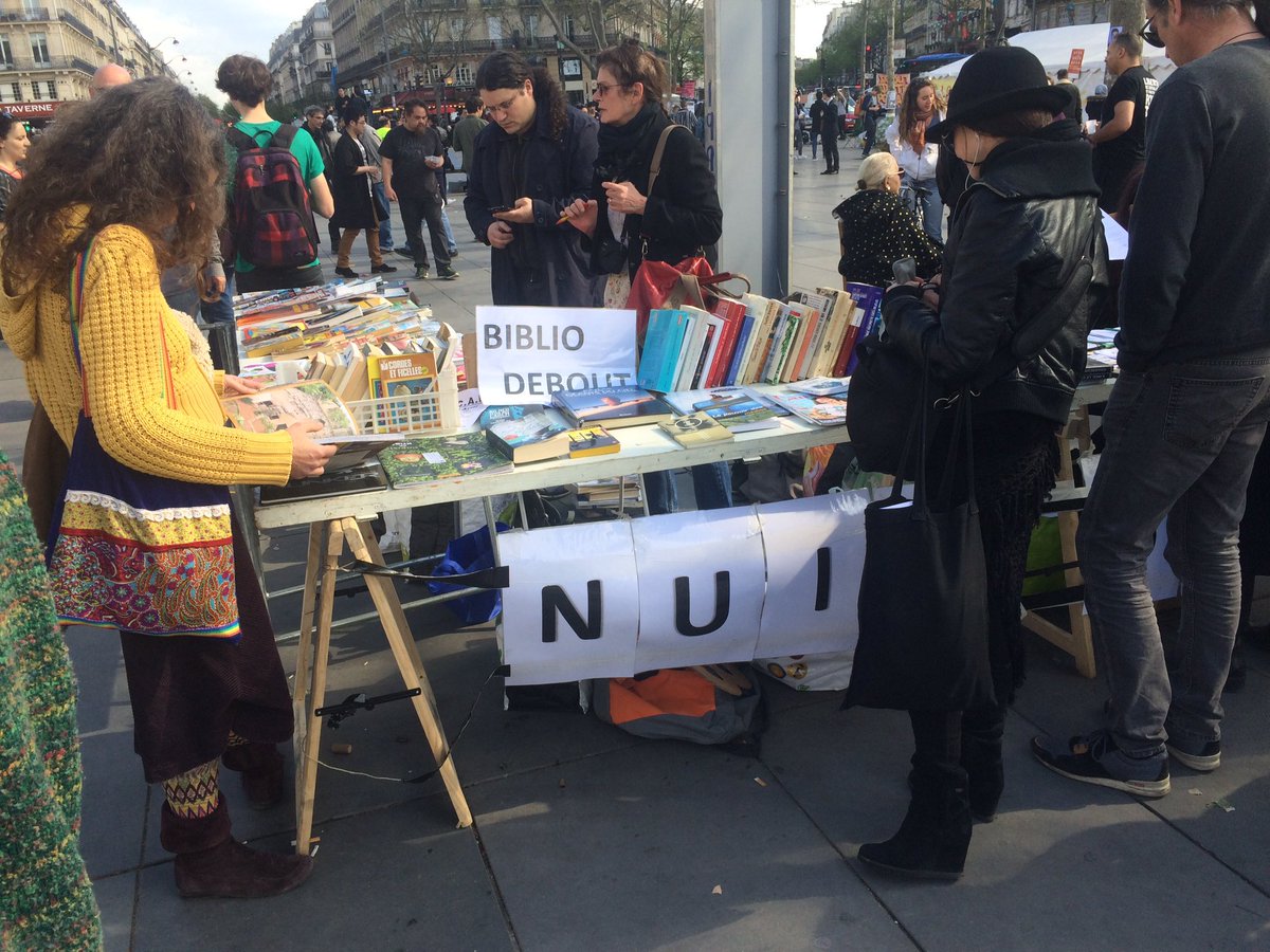 interNDs's tweet photo. Belle journée de rassemblement #NuitDebout #33mars https://t.co/oRq5OpvHdb