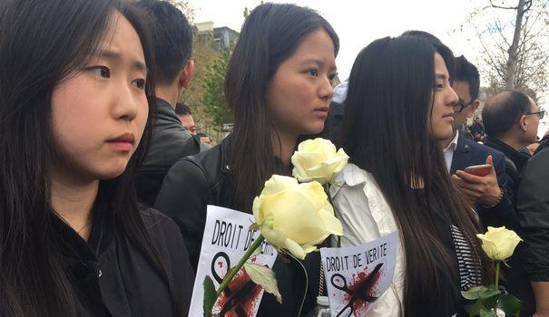 LEXPRESS's tweet photo. EN IMAGES. La communauté asiatique réclame "Justice et vérité" pour Shaoyao Liu https://t.co/BU5w0v0rMT https://t.co/Q0qKkZAktq
