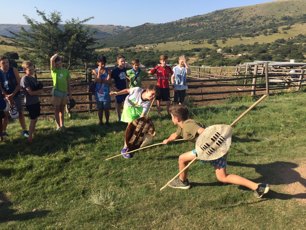 2017Redhill's tweet photo. Stick fighting and collecting water. #Grade7Babs https://t.co/wCCAj0vuK6