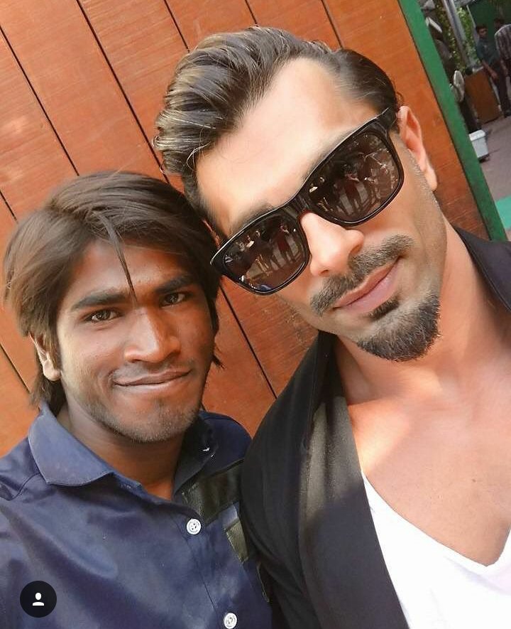 Esam00Sara's tweet photo. #KaranSinghGrover @Iamksgofficial https://t.co/X5XPs1Z0VV