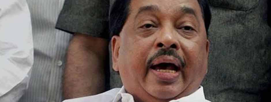 firstpost's tweet image. Discontent Congressman #NarayanRane meets #BJP&apos;s #JaykumarRawal, creates political #buzz bit.ly/2nZyR3L