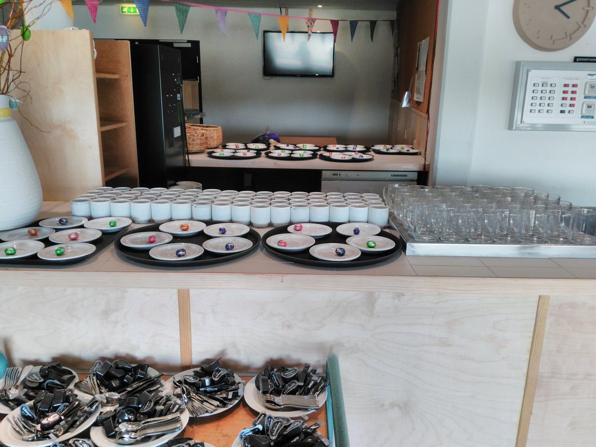#lachengrappengrollen Theaterstuk 'FRIS' Voorn LR #hangouderen. en dan is er koffie/thee en allemaal nagenieten <a href="/DOENJAutrecht/">DOENJA Utrecht</a>  <a href="/Cultuur19/">Cultuur19</a>