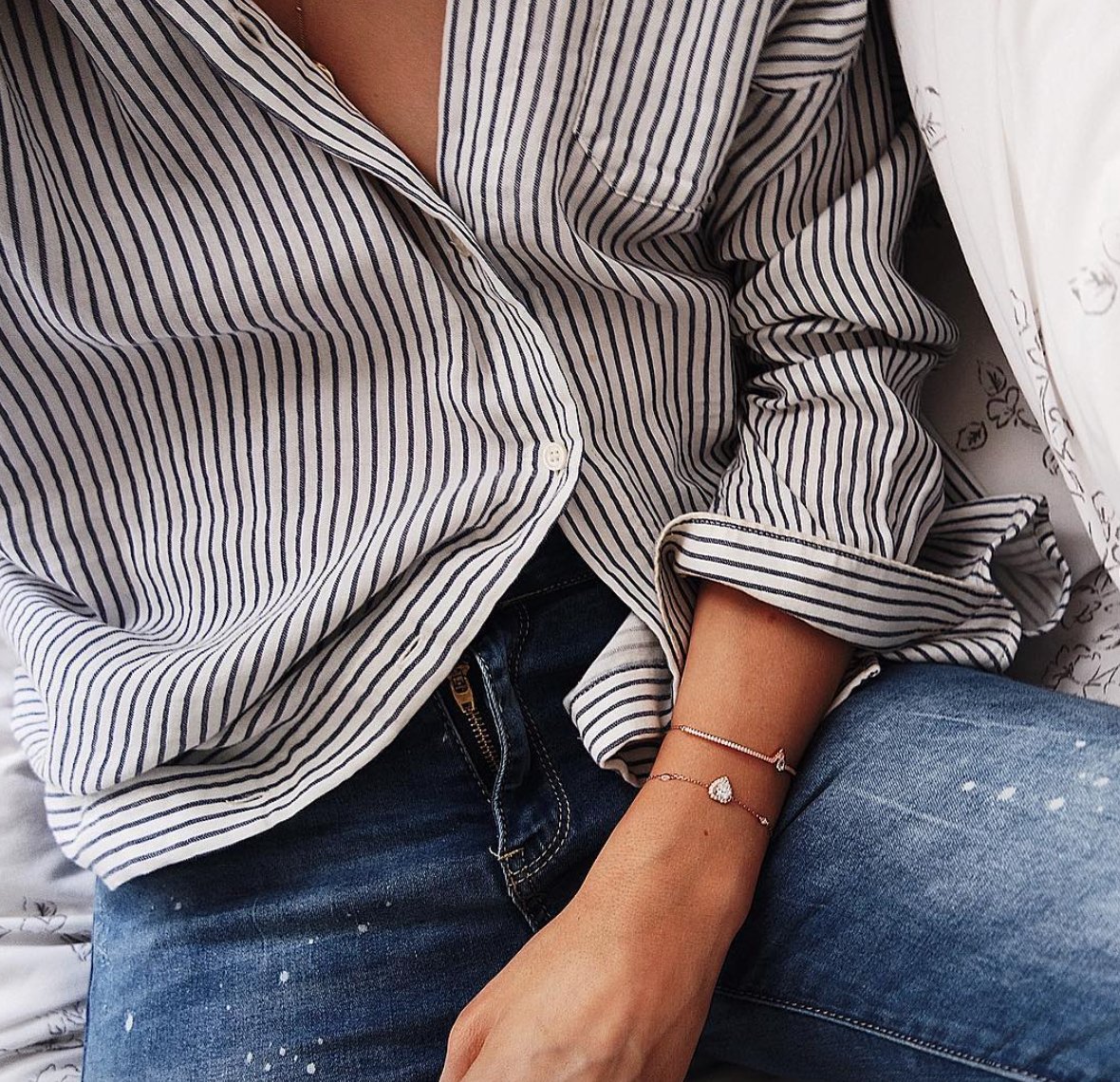 Casual sundays require soft shirts and denim 🙋🏼#ootd
Top bit.ly/2nOcJcb
Jeans bit.ly/2nvnYpJ
@FemaleBloggerRT #outfitpost