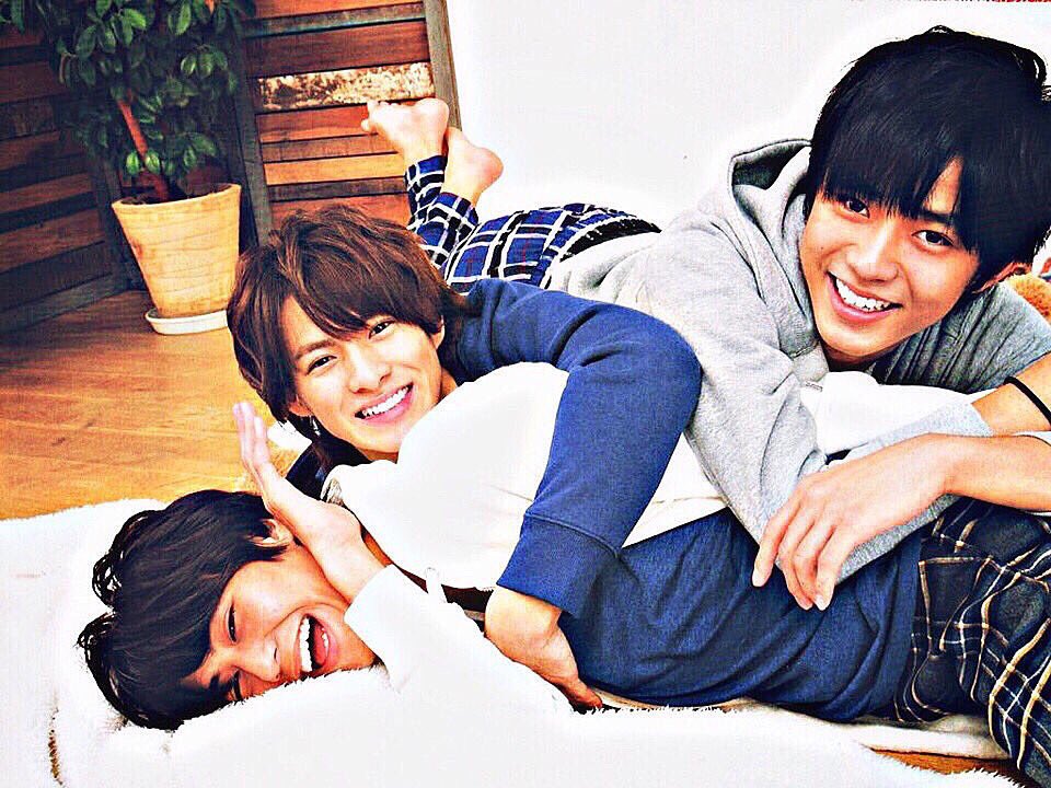 s___hrnO's tweet photo. 海ちゃん💛
Happy Birthday👑🎉🎂
これからもMr.KINGの可愛い時にはかっこいい弟でおってください!
#髙橋海人
#birthday
#18old https://t.co/EKtoUWnebo
