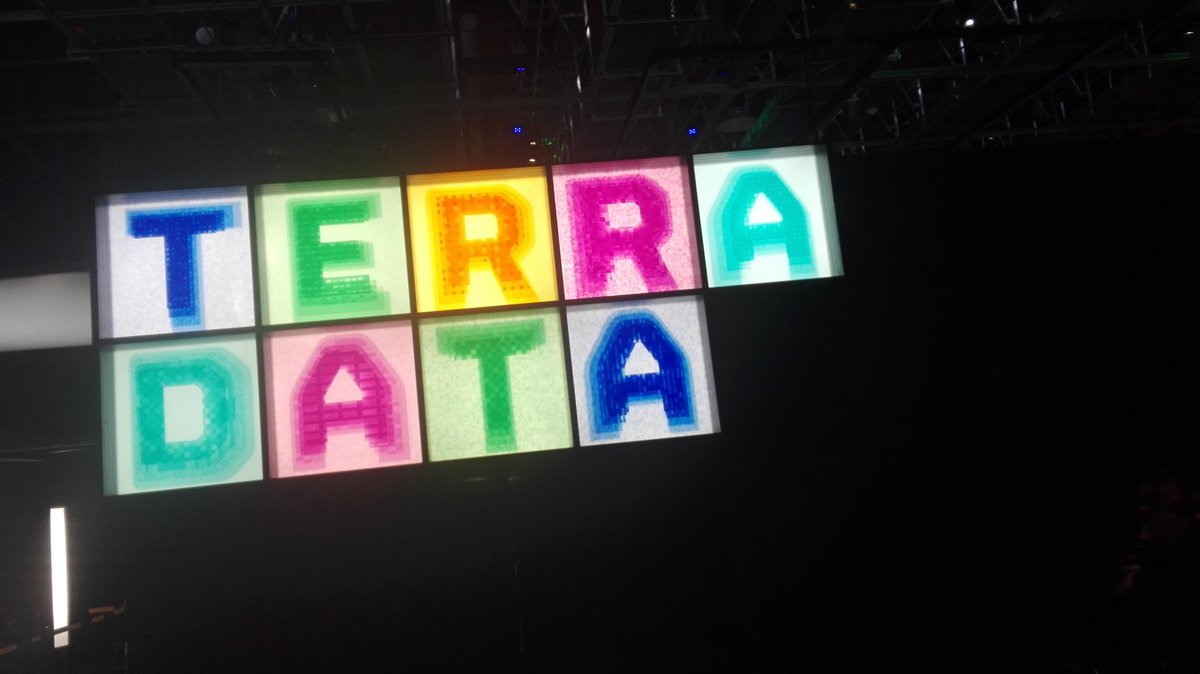 CNIL's tweet photo. «Nos vies à l'ère du numérique» inauguration de l'exposition #terradata à découvrir dès le 4 avril prochain à la @citedessciences https://t.co/9PoHCg7xU6